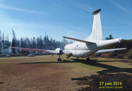 2016 06 27 CHAN-PL Incendie BDD  ATL31 et retardant sur aile G 3896