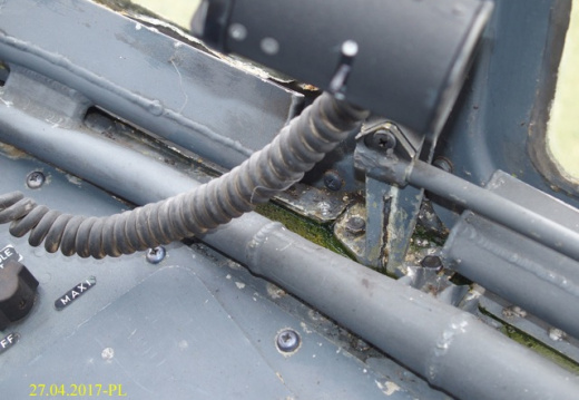 p4279070  atl31  console pilote droit  humidite corrosion R