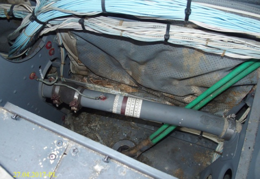 p4279072  atl31  sous console pilote droit  humidite corrosion R