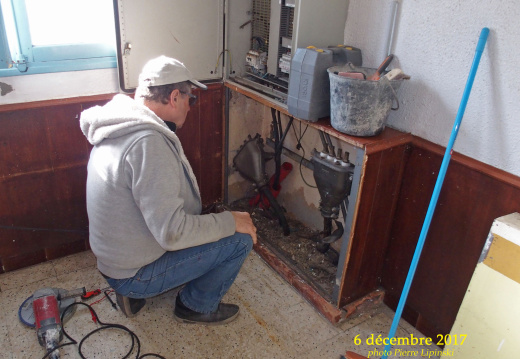 2017 12 06 CHAN-PL 5499 Courbessac  Local CHAN  l armoire electrique  Alain Tarradellas