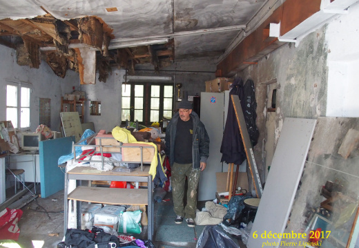 2017 12 06 CHAN-PL 5509 Courbessac  le hangar  operation vide  Jacques Malaise