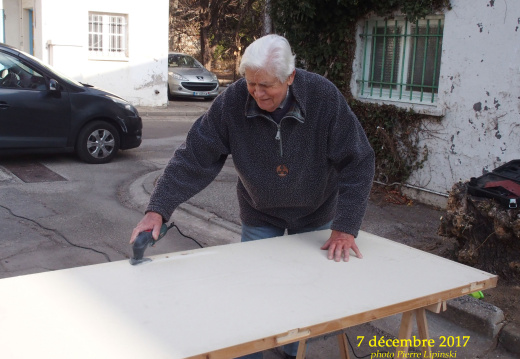 2017 12 07 CHAN-PL 5592 Courbessac  Porte interieur local CHAN  Peinture Gerard Czapnick