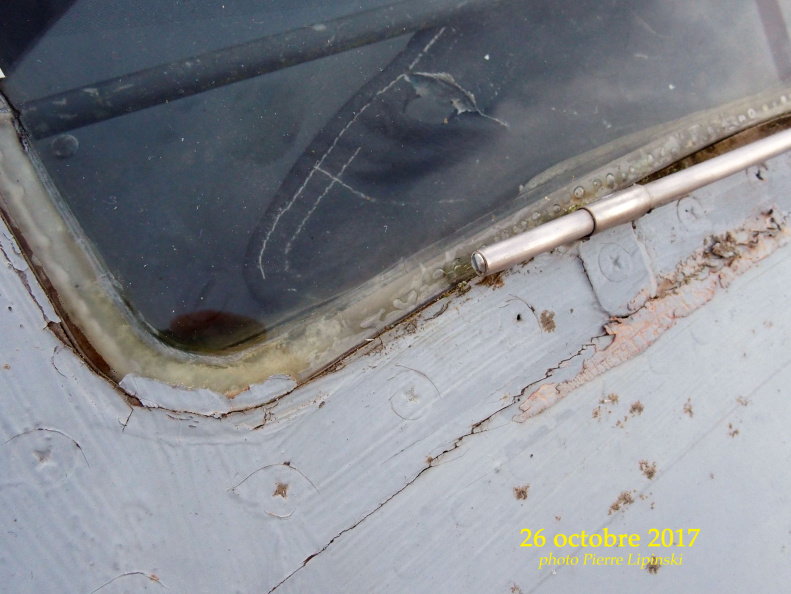 2017_10_26_CHAN-PL_ATL31_4692_Vitre_avant_droite__Ancien_joint.jpg