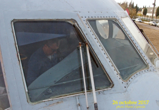 thumbs 2017 10 26 CHAN-PL ATL31 4684 Vitre AV Droite avec ancien joint