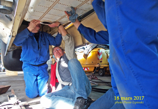 2017 03 18 AlzMar-PL     Montage reservoir dans la soute 7761